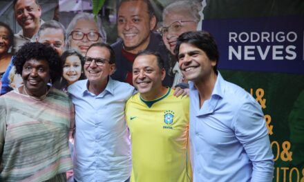 Rodrigo Neves completa 50 anos e reúne lideranças políticas do Estado