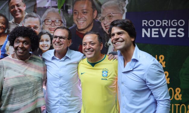 Rodrigo Neves completa 50 anos e reúne lideranças políticas do Estado