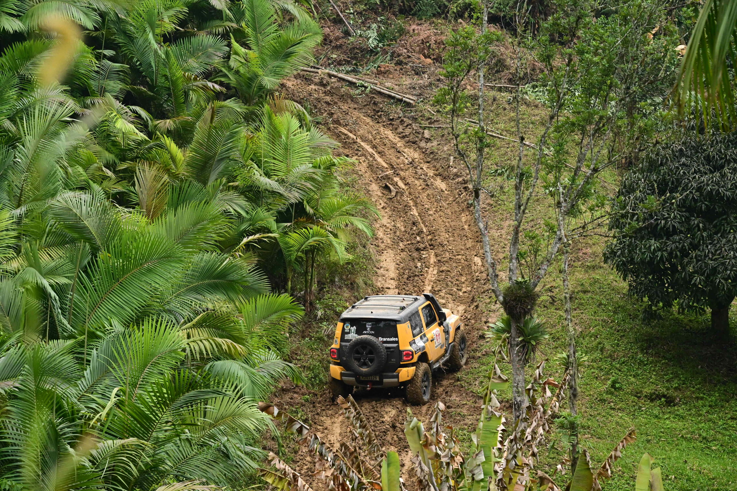 Transcatarina reúne cerca de mil pessoas na edição de 2026 e niteroienses estão confirmados