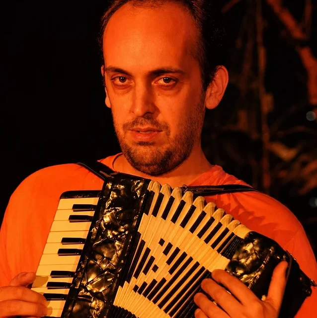 Lançamento do livro sobre Mario Travassos é hoje no Centro de Artes UFF