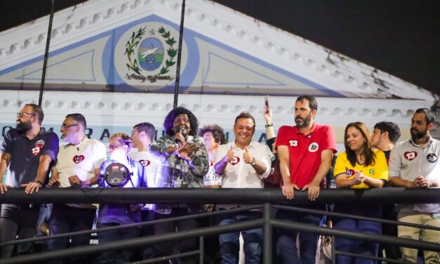 Caminhada em apoio a chapa Lula e Geraldo Alckmin reúne multidão na Avenida Amaral Peixoto, em Niterói